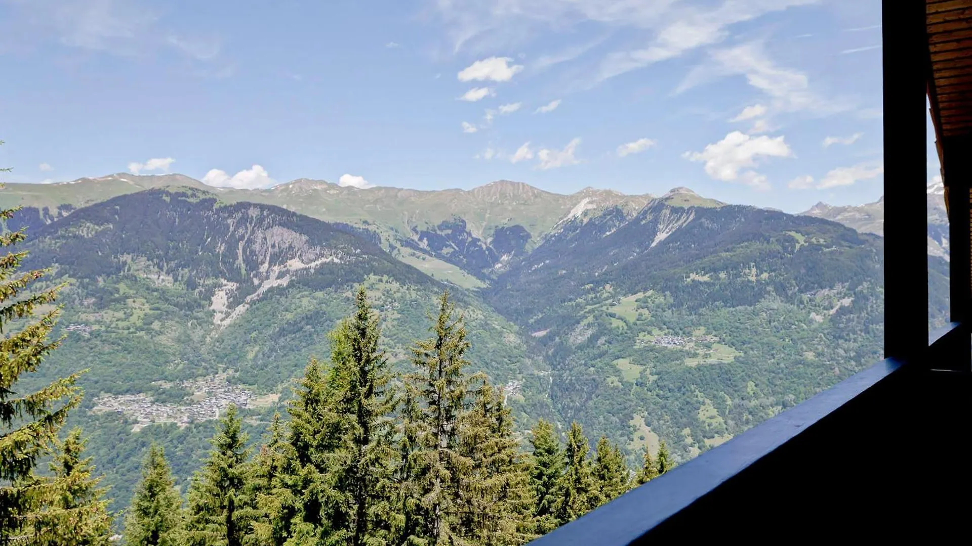 Appartement Charmant A Courchevel 1550, A 50M Des Pistes, 60M², Balcon, Parking Couvert - Fr-1-514-23