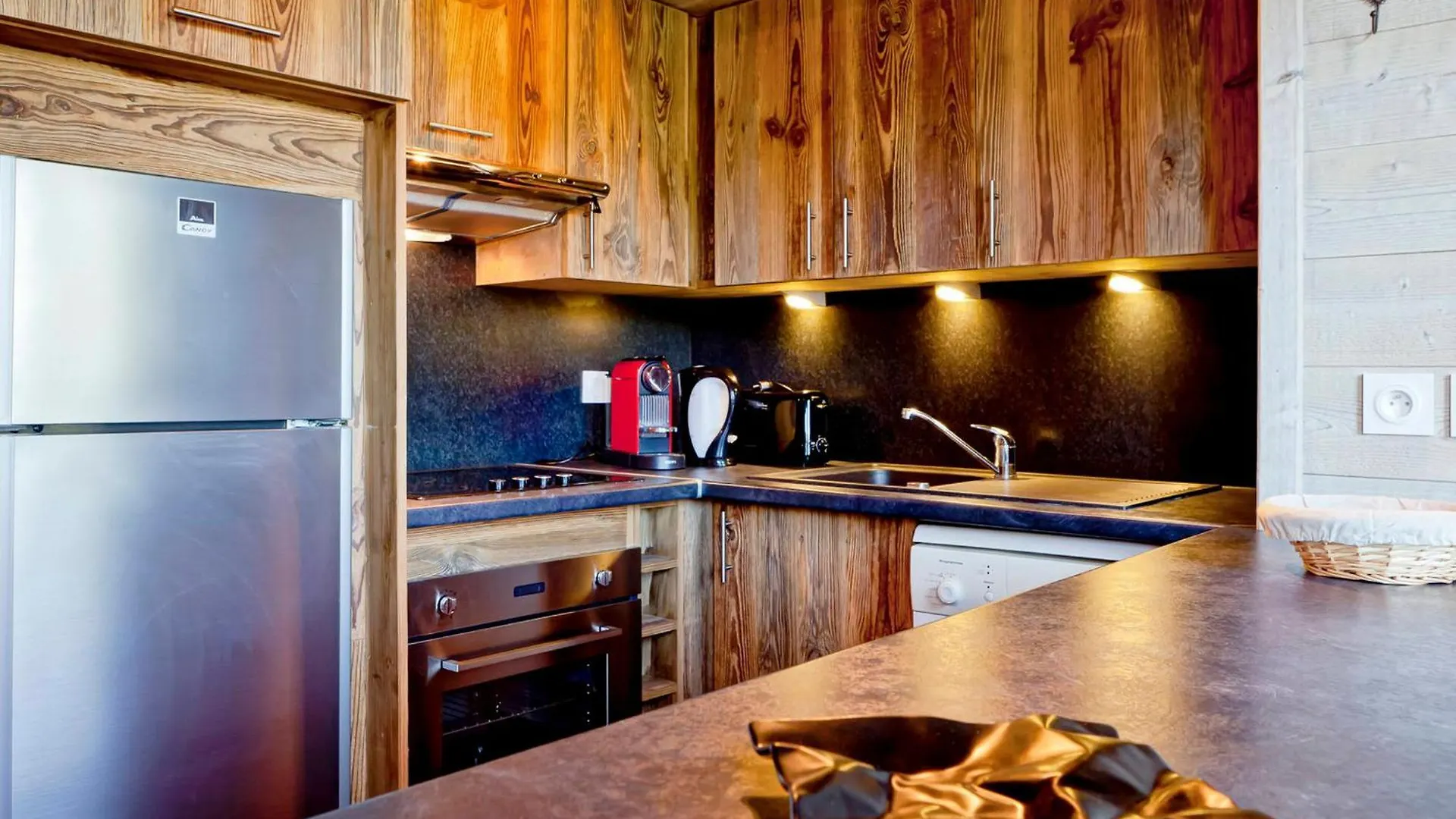 Apartment Appartement Charmant A Courchevel 1550, A 50M Des Pistes, 60M², Balcon, Parking Couvert - Fr-1-514-23 France