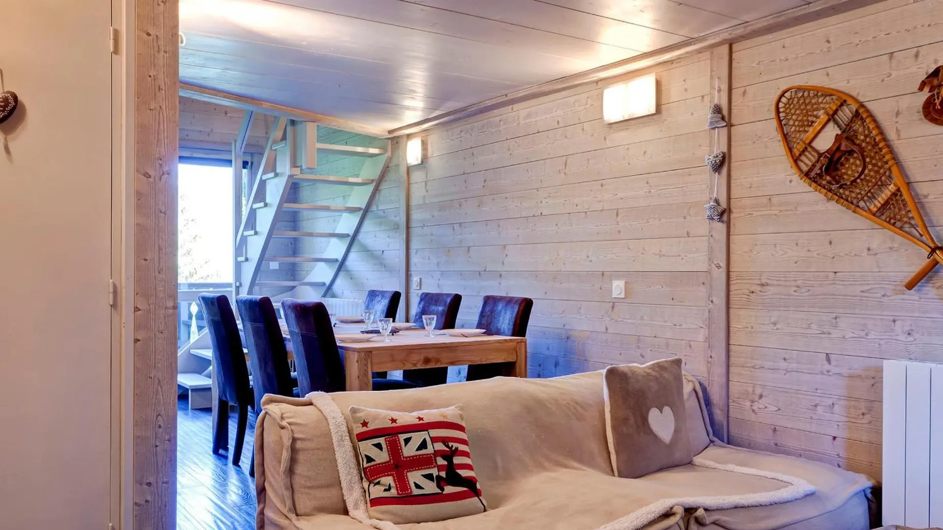 Appartement Charmant A Courchevel 1550, A 50M Des Pistes, 60M², Balcon, Parking Couvert - Fr-1-514-23